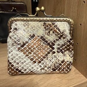 Handcrafted Vegan Leather Kisslock